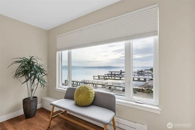 $720,000 | 1600 43rd Avenue East, Unit 211, Seattle, WA 98112