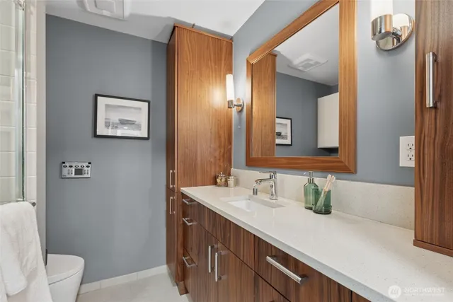 $720,000 | 1600 43rd Avenue East, Unit 211, Seattle, WA 98112