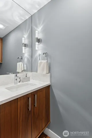 $720,000 | 1600 43rd Avenue East, Unit 211, Seattle, WA 98112