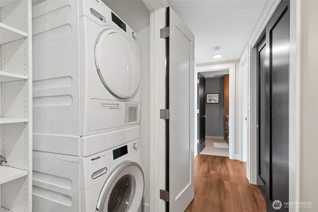 $720,000 | 1600 43rd Avenue East, Unit 211, Seattle, WA 98112