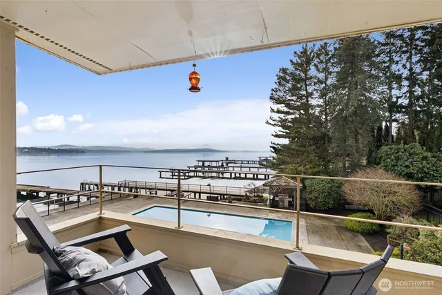 $720,000 | 1600 43rd Avenue East, Unit 211, Seattle, WA 98112