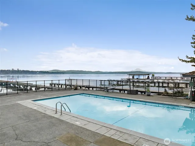 $720,000 | 1600 43rd Avenue East, Unit 211, Seattle, WA 98112