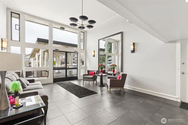 $720,000 | 1600 43rd Avenue East, Unit 211, Seattle, WA 98112