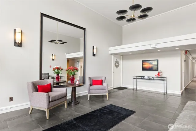 $720,000 | 1600 43rd Avenue East, Unit 211, Seattle, WA 98112