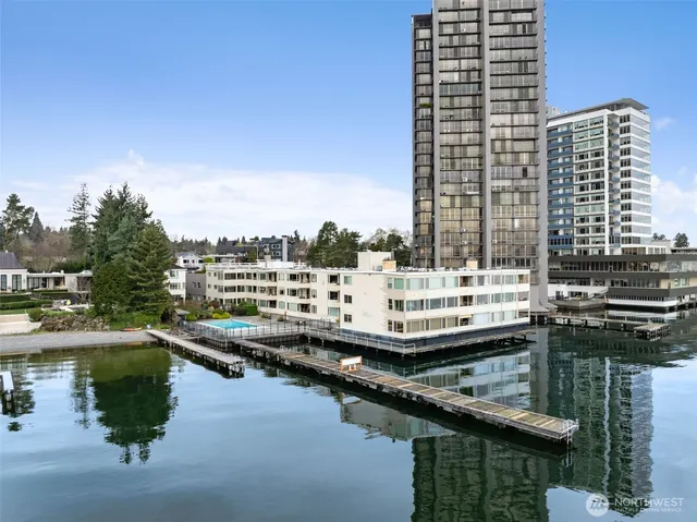 $720,000 | 1600 43rd Avenue East, Unit 211, Seattle, WA 98112