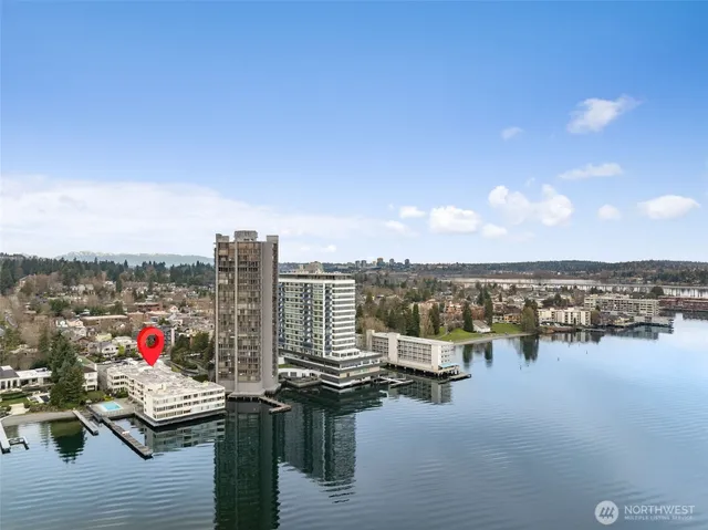 $720,000 | 1600 43rd Avenue East, Unit 211, Seattle, WA 98112