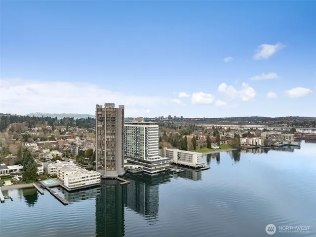 $720,000 | 1600 43rd Avenue East, Unit 211, Seattle, WA 98112