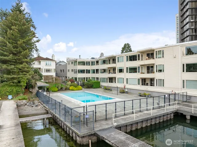 $720,000 | 1600 43rd Avenue East, Unit 211, Seattle, WA 98112