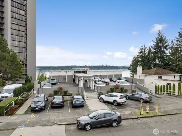 $720,000 | 1600 43rd Avenue East, Unit 211, Seattle, WA 98112