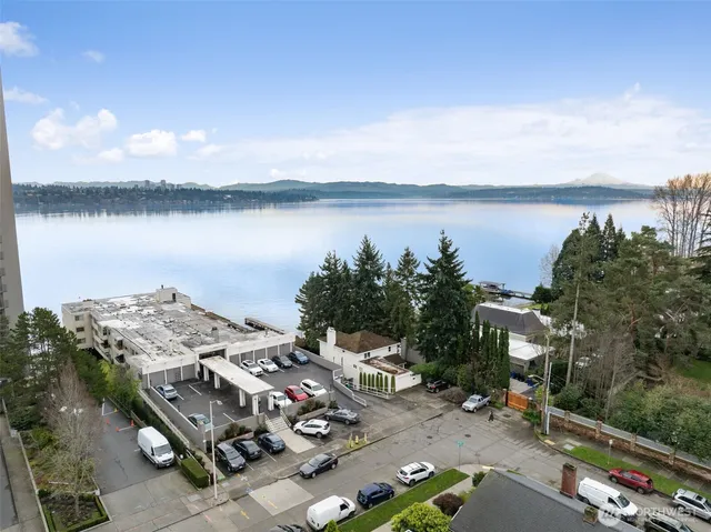 $720,000 | 1600 43rd Avenue East, Unit 211, Seattle, WA 98112