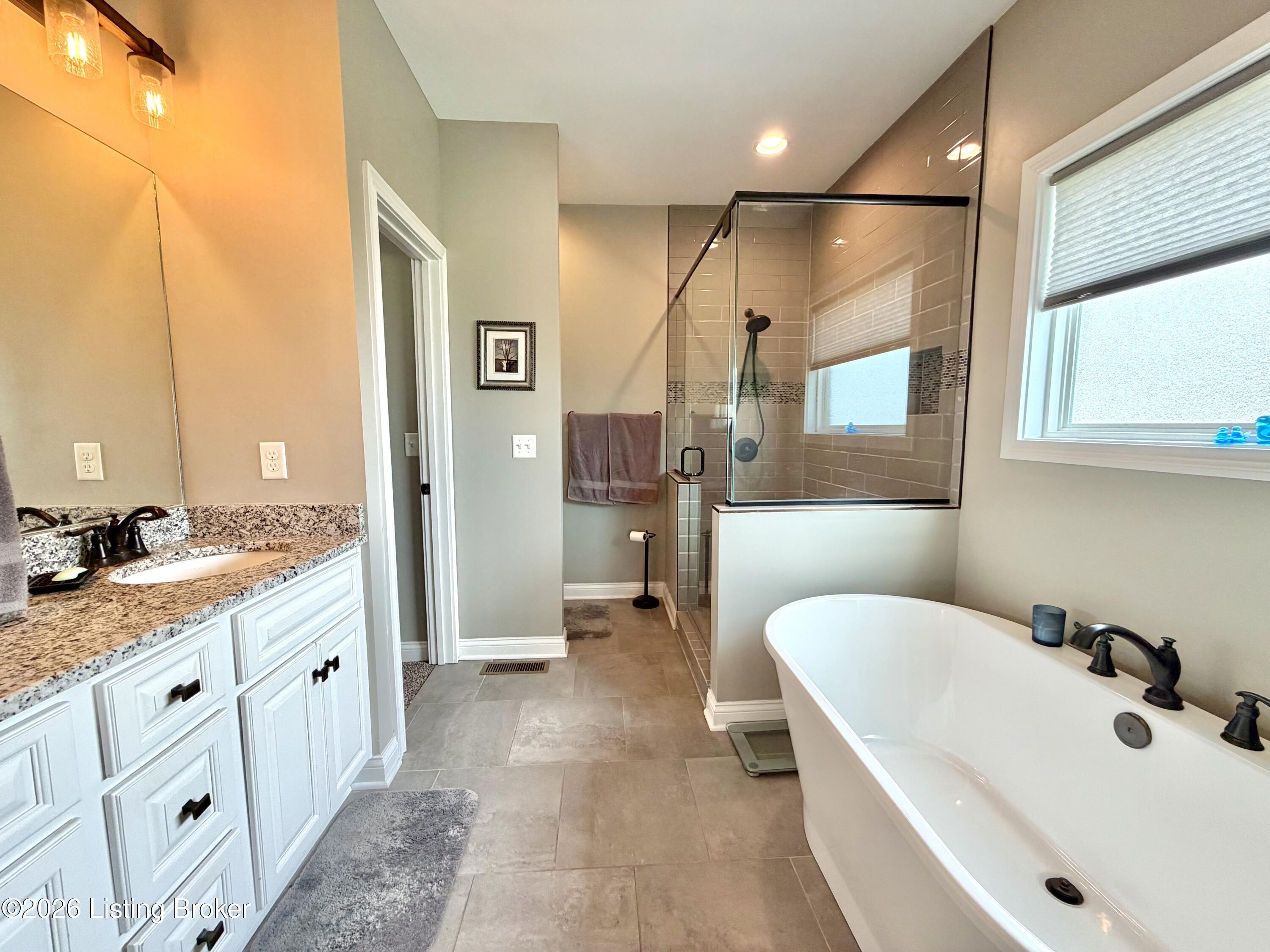 639 Cameron Ridge Road Shepherdsville, KY 40165 - Photo 18 of 47 Master Bath