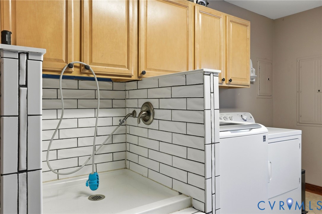 1738 Page Road Powhatan, VA 23139 - Photo 18 of 57 Dog bath/laundry/mud room at rear entrance on 1st