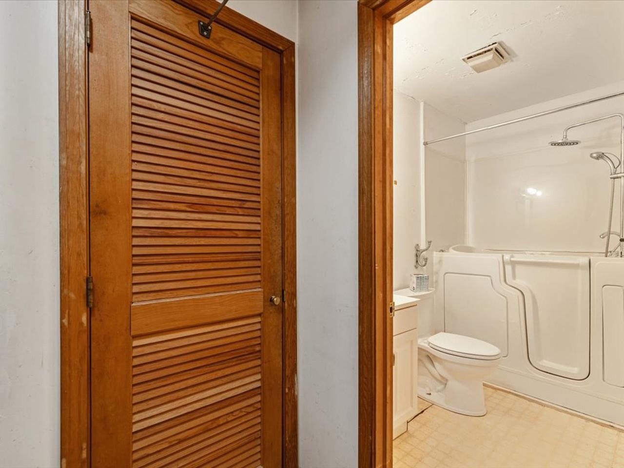 1255 Blockhouse Point Road North Hero, VT 05474 - Photo 14 of 39