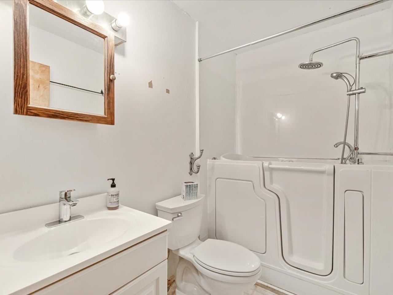 1255 Blockhouse Point Road North Hero, VT 05474 - Photo 15 of 39