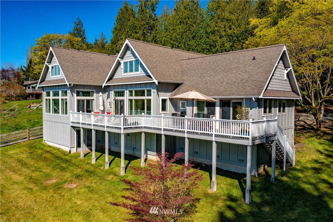 7230 Bailey Road Clinton, WA 98236 - Photo 1 of 40