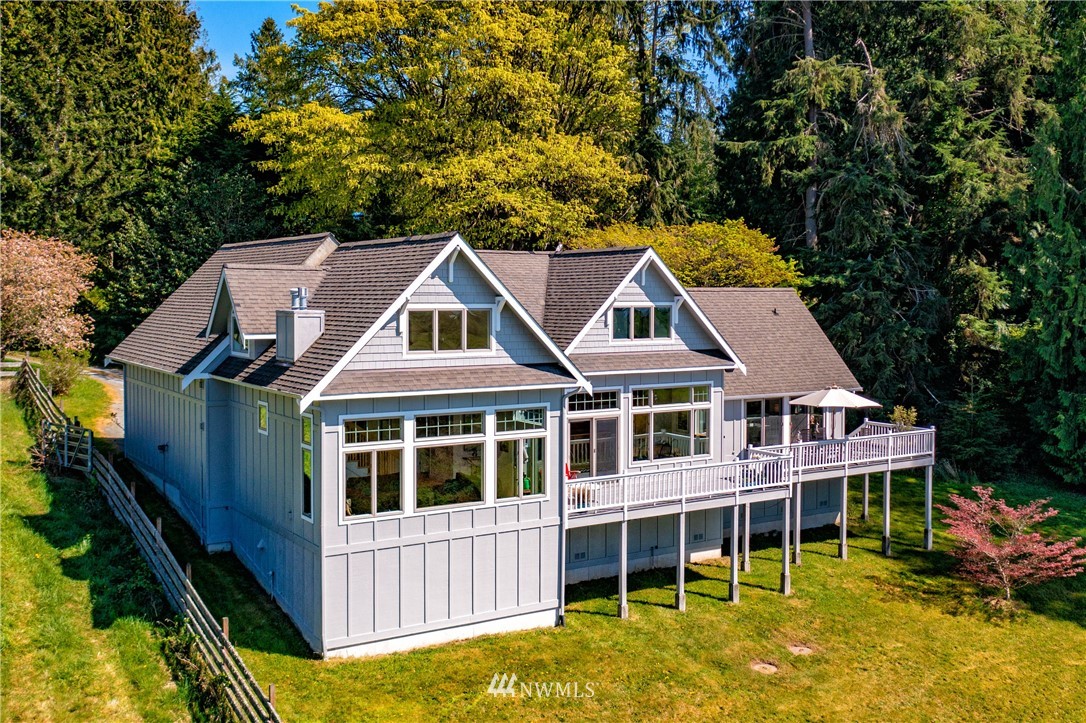 7230 Bailey Road Clinton, WA 98236 - Photo 2 of 40