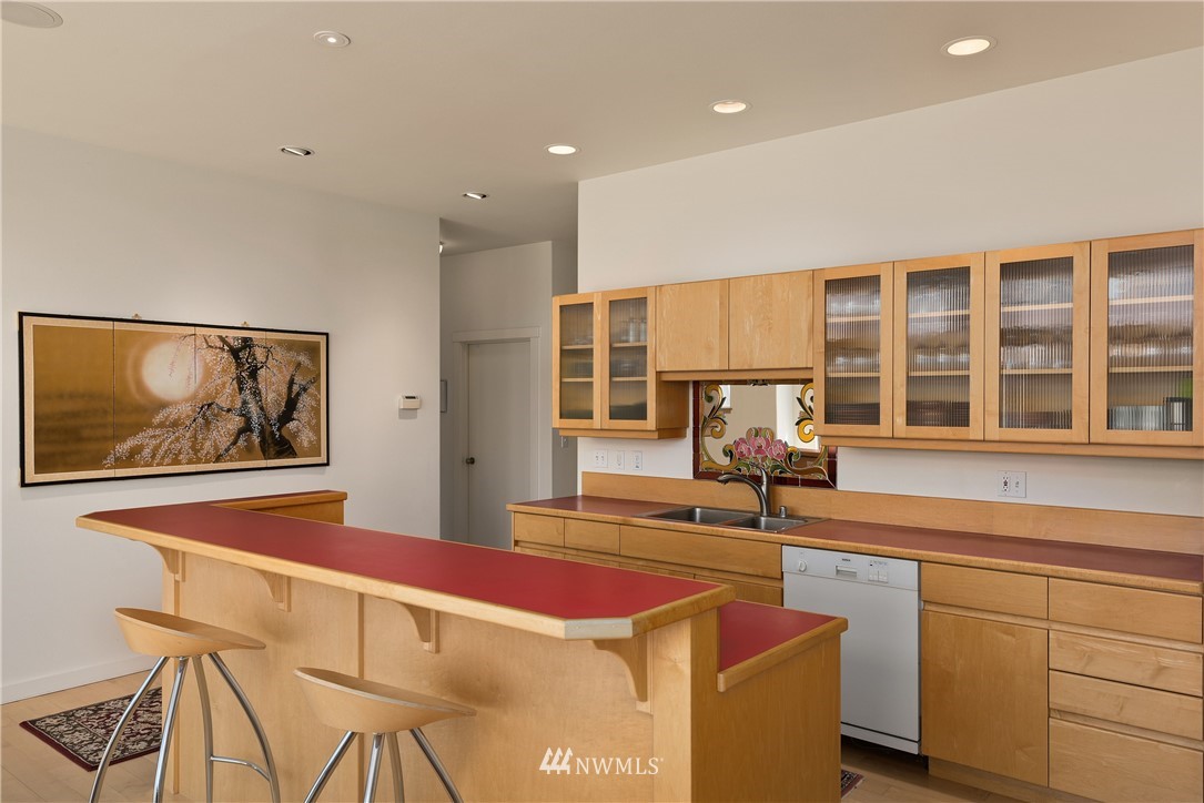 7230 Bailey Road Clinton, WA 98236 - Photo 12 of 40