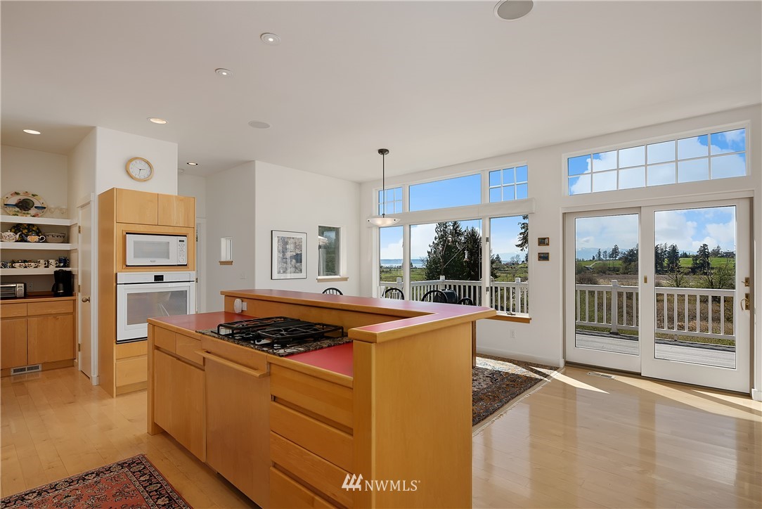7230 Bailey Road Clinton, WA 98236 - Photo 15 of 40