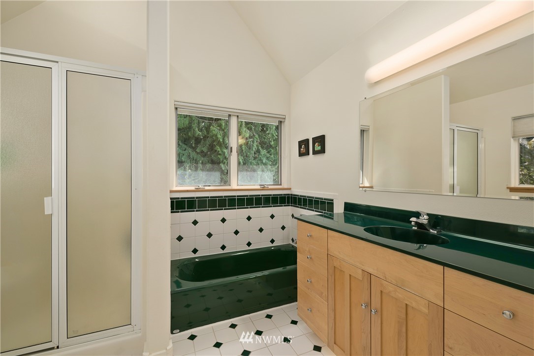 7230 Bailey Road Clinton, WA 98236 - Photo 22 of 40