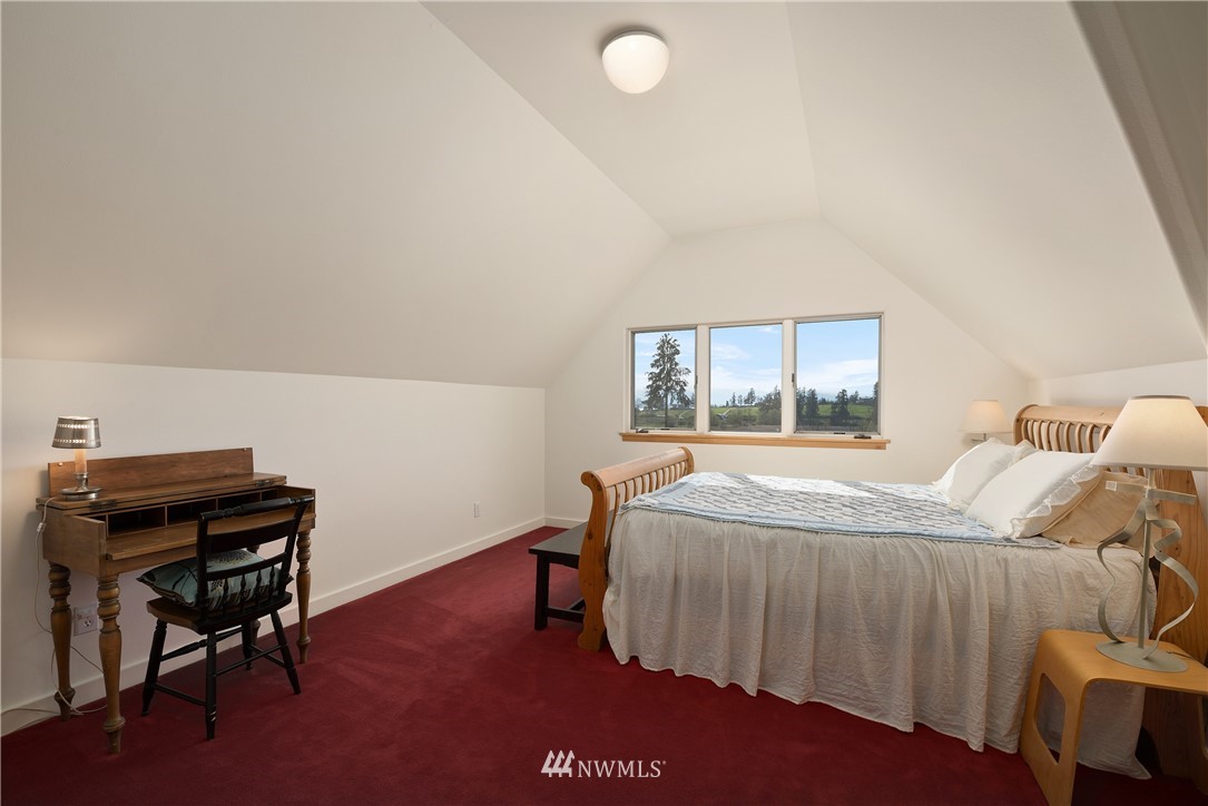 7230 Bailey Road Clinton, WA 98236 - Photo 29 of 40