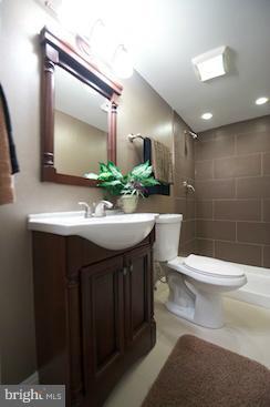 26 Cockeys Mill Road Reisterstown, MD 21136 - Photo 16 of 20 Bath (Master)