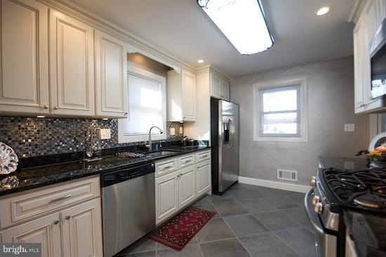 26 Cockeys Mill Road Reisterstown, MD 21136 - Photo 10 of 20 Kitchen