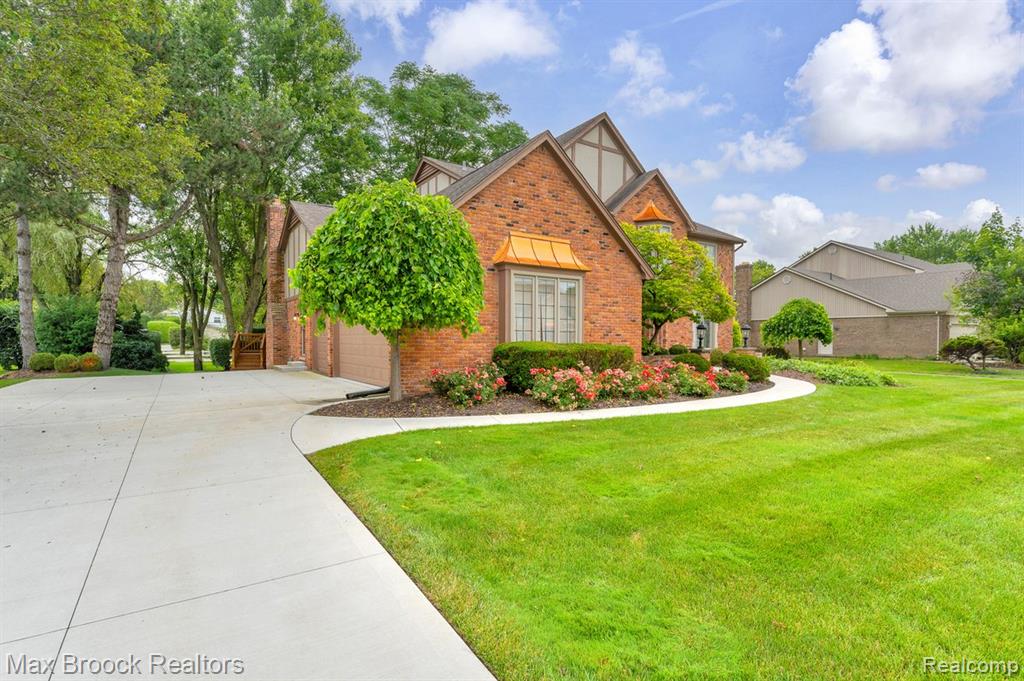 404 Shellbourne Drive Rochester Hills, MI 48309 - Photo 49 of 52