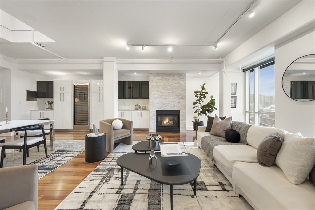 25 Channel Center Street, Unit PH201 Boston, MA 02210 - Photo 2 of 16