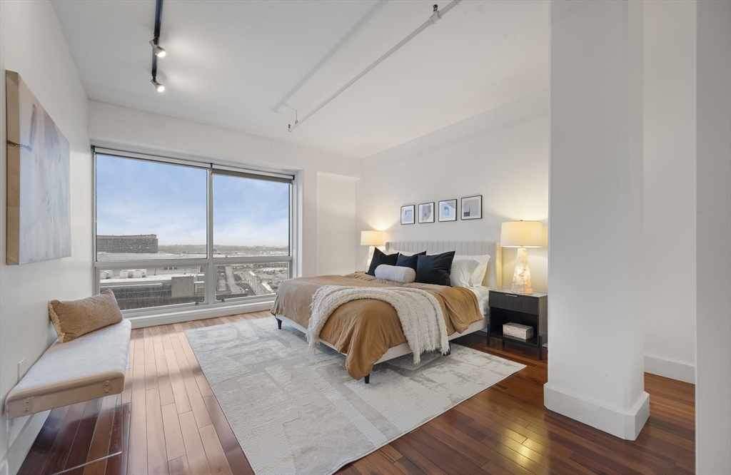 25 Channel Center Street, Unit PH201 Boston, MA 02210 - Photo 5 of 16