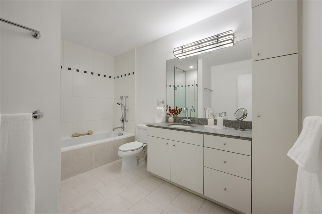 25 Channel Center Street, Unit PH201 Boston, MA 02210 - Photo 7 of 16