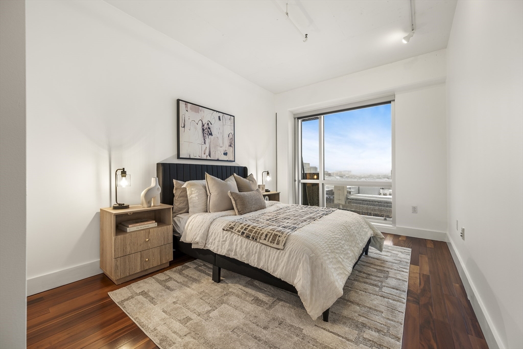 25 Channel Center Street, Unit PH201 Boston, MA 02210 - Photo 8 of 16