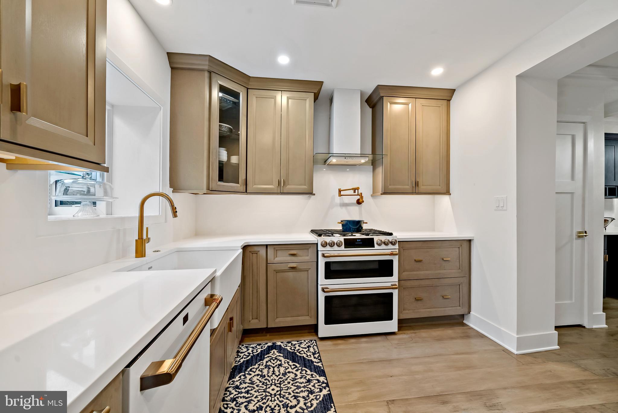 1040 Emily Street Philadelphia, PA 19148 - Photo 11 of 32