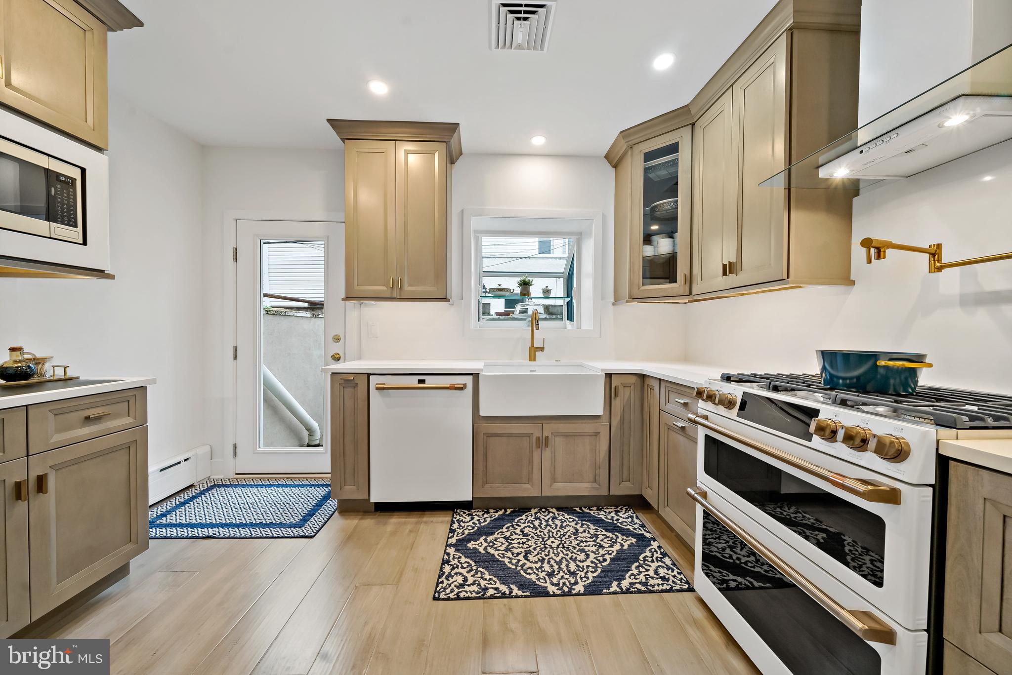 1040 Emily Street Philadelphia, PA 19148 - Photo 12 of 32