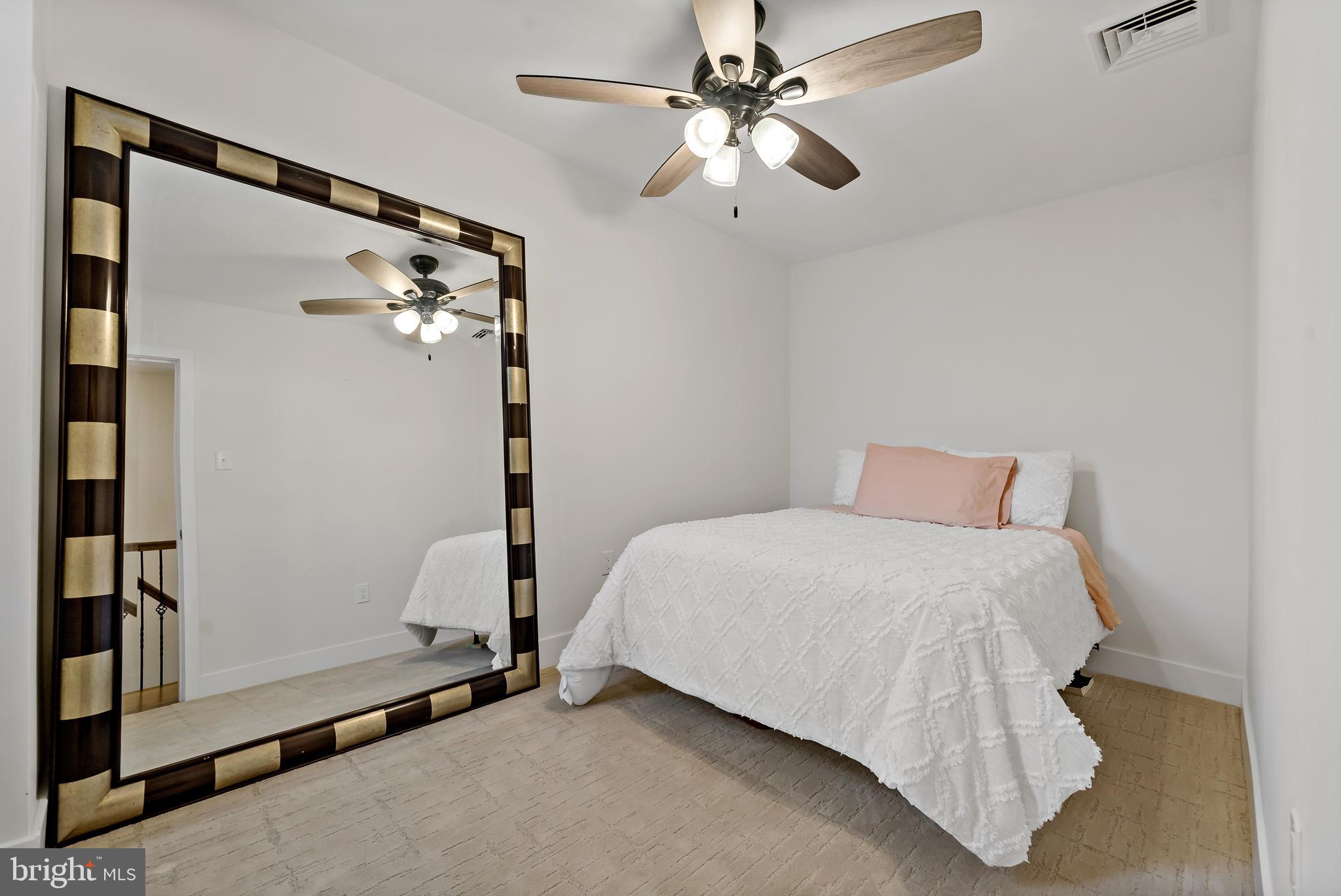 1040 Emily Street Philadelphia, PA 19148 - Photo 19 of 32
