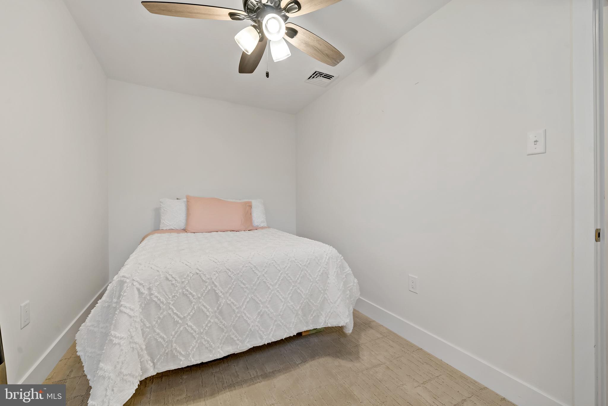 1040 Emily Street Philadelphia, PA 19148 - Photo 20 of 32