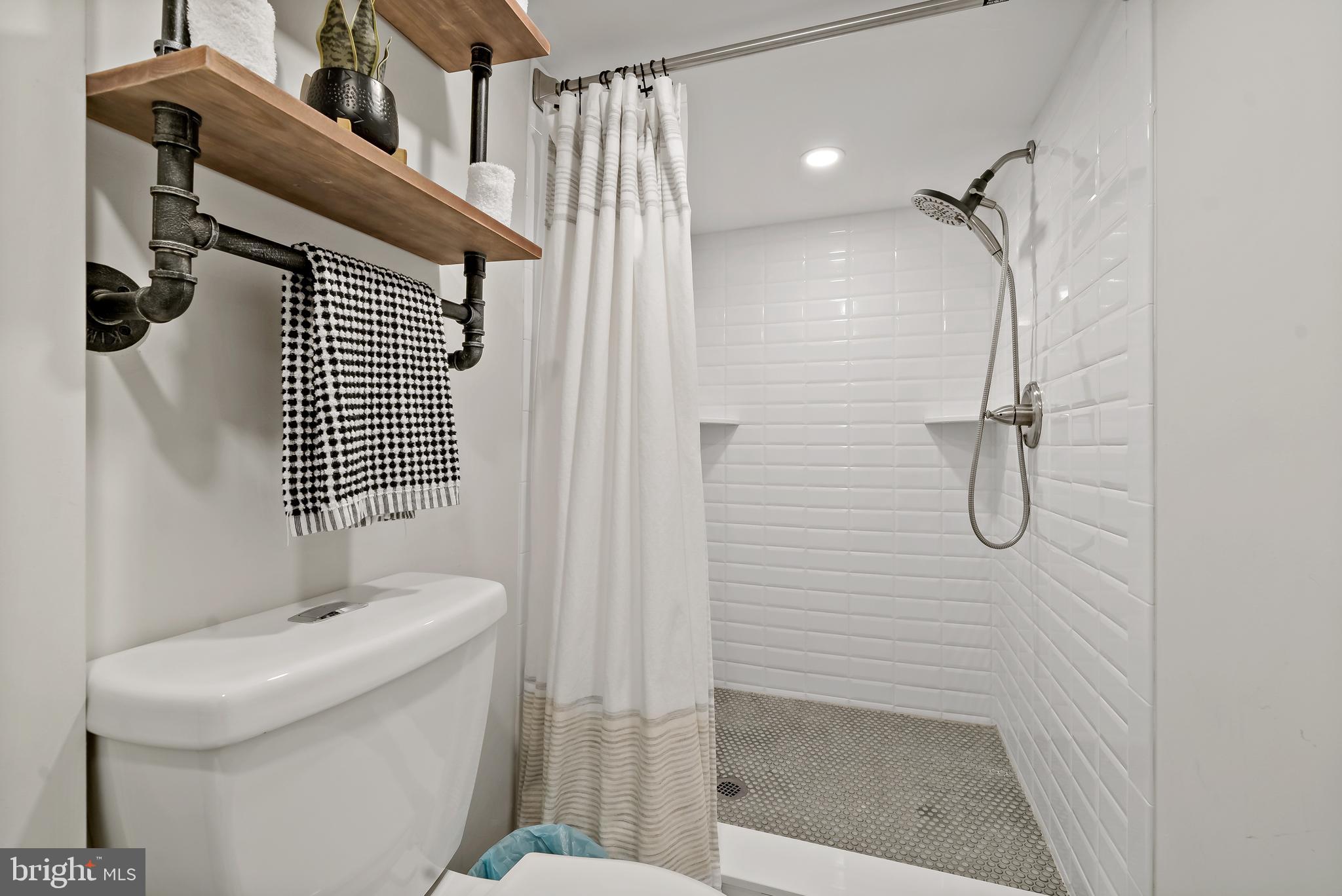 1040 Emily Street Philadelphia, PA 19148 - Photo 29 of 32
