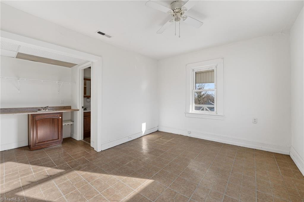 421 Vine Street Eden, NC 27288 - Photo 14 of 19