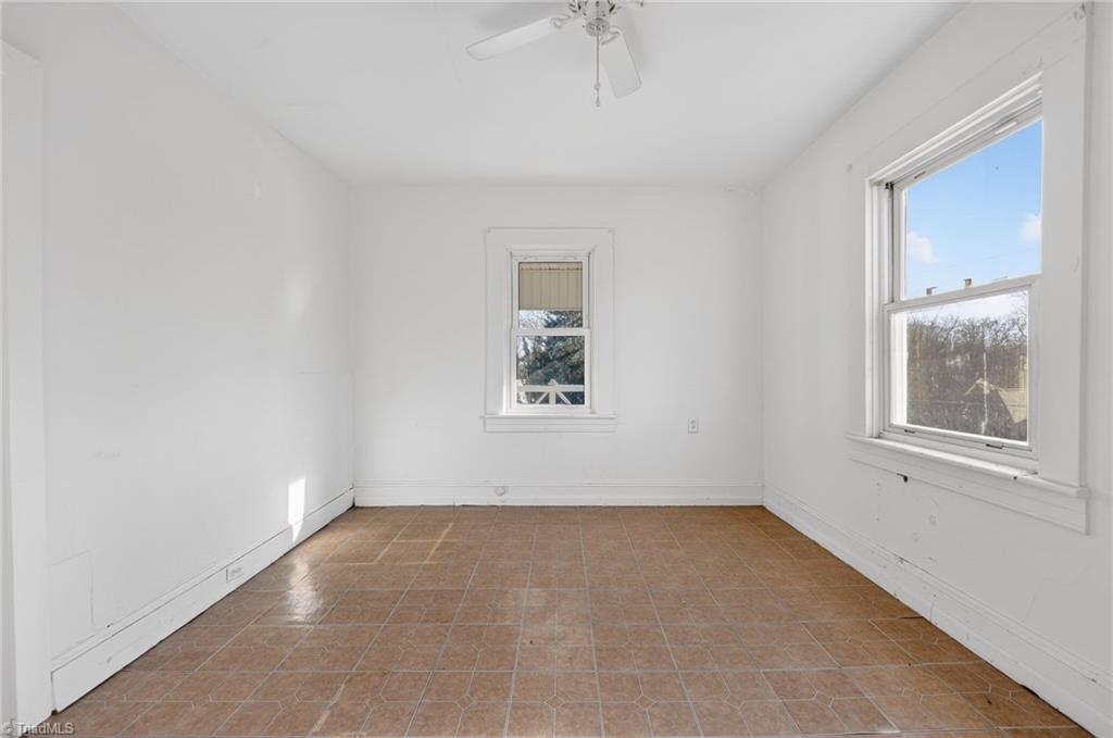 421 Vine Street Eden, NC 27288 - Photo 6 of 19