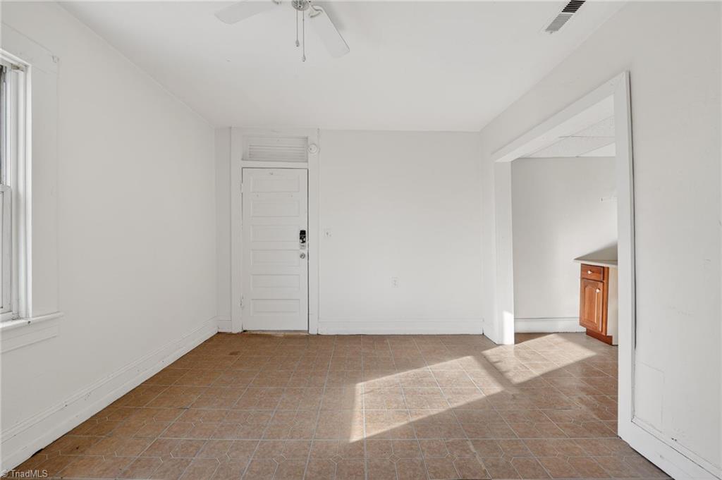 421 Vine Street Eden, NC 27288 - Photo 9 of 19