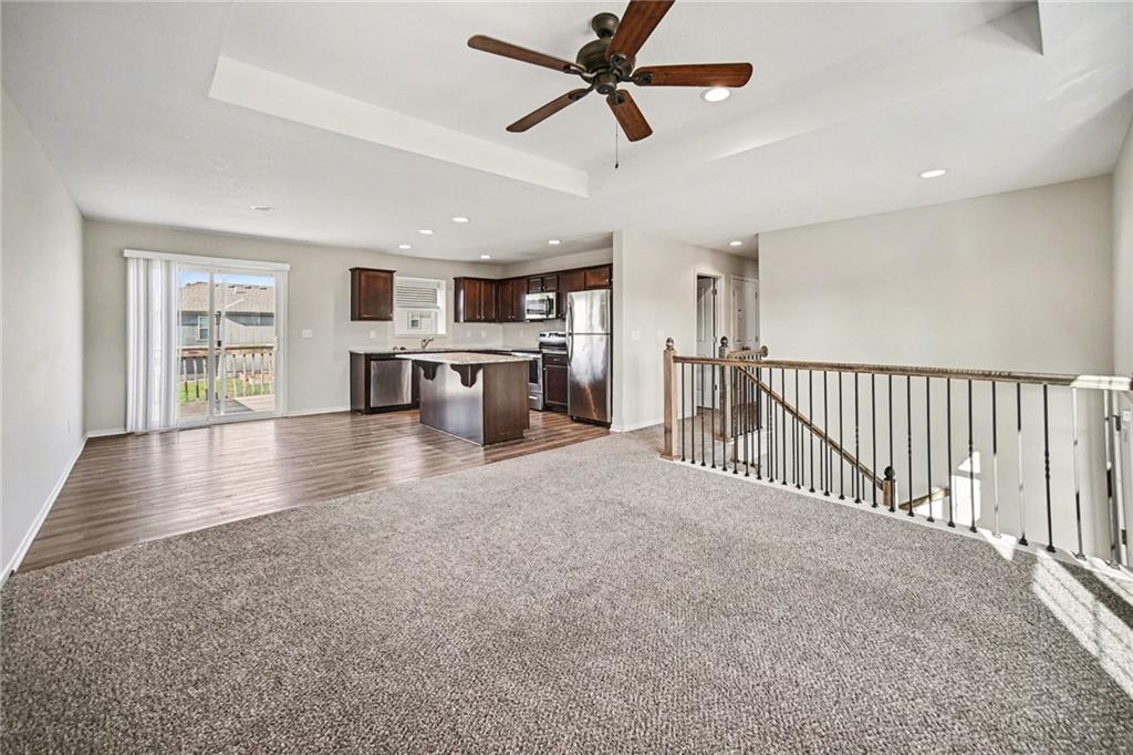 21720 North Ridge Peculiar, MO 64078 - Photo 5 of 17