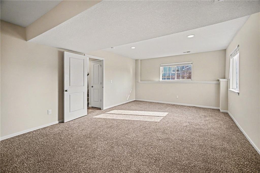 21720 North Ridge Peculiar, MO 64078 - Photo 6 of 17