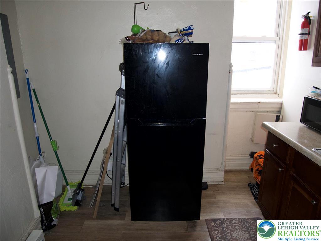 518 Tilghman Street, Unit 3 Allentown, PA 18102 - Photo 6 of 14 a view of entryway