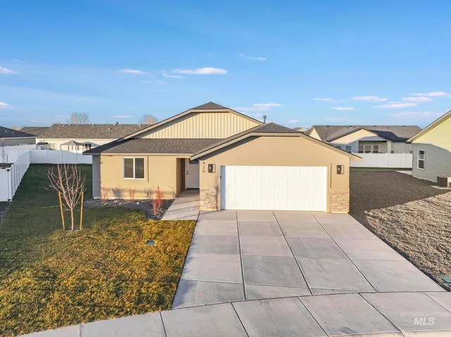 $365,900 | 420 Rock Dove Loop, Twin Falls, ID 83301