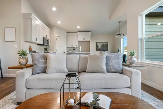 $365,900 | 420 Rock Dove Loop, Twin Falls, ID 83301