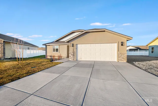 $365,900 | 420 Rock Dove Loop, Twin Falls, ID 83301