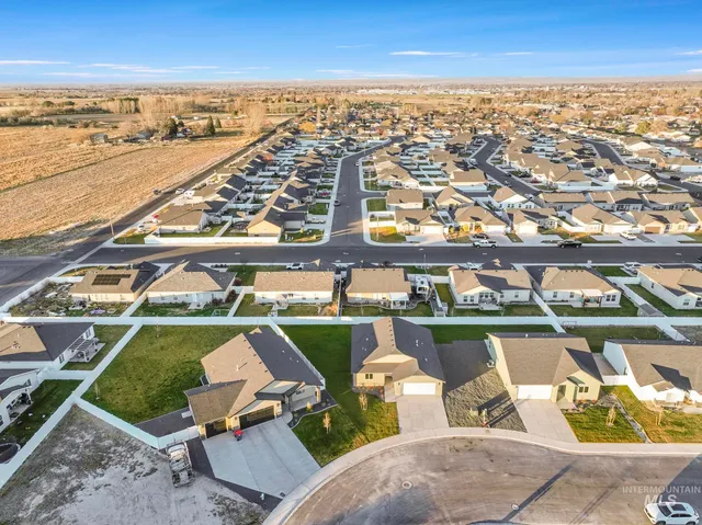 $365,900 | 420 Rock Dove Loop, Twin Falls, ID 83301