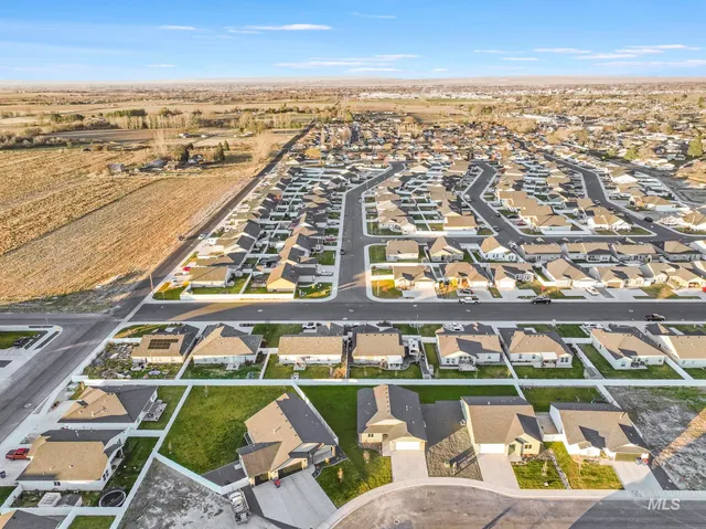 $365,900 | 420 Rock Dove Loop, Twin Falls, ID 83301