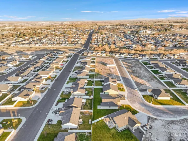 $365,900 | 420 Rock Dove Loop, Twin Falls, ID 83301