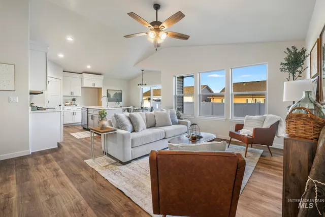 $365,900 | 420 Rock Dove Loop, Twin Falls, ID 83301