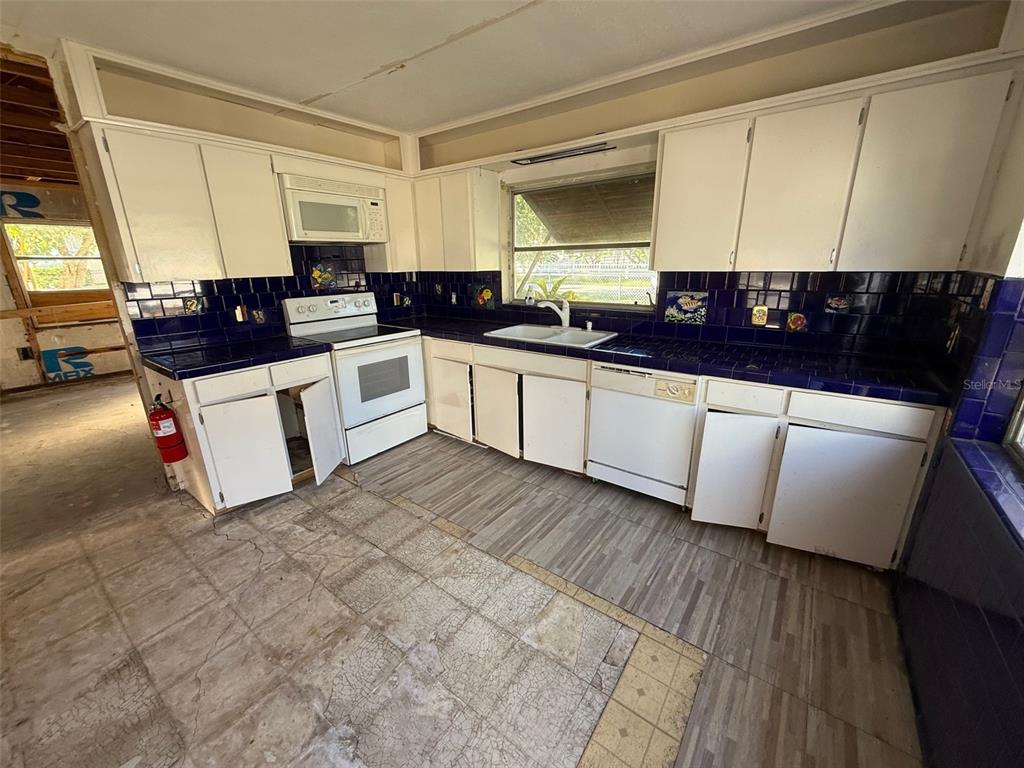 7154 Algonquin Street Weeki Wachee, FL 34607 - Photo 12 of 14